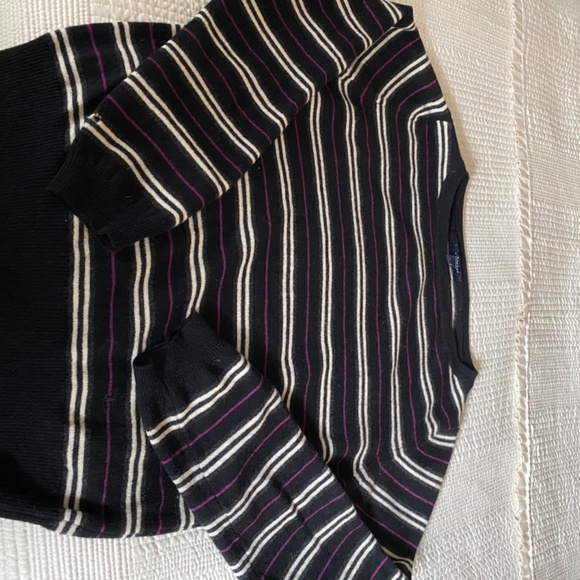 Authentic Burberry Sweater - Picture 3 of 3